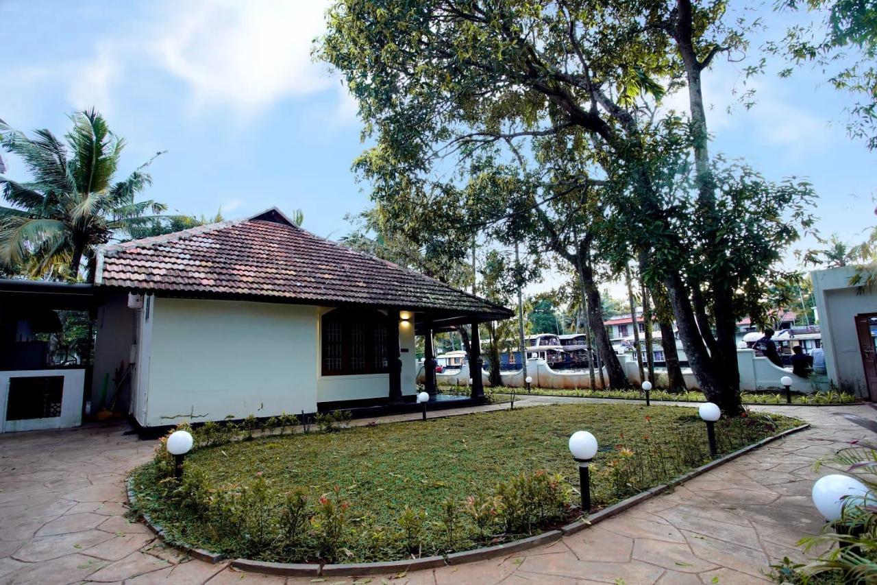 Bamboo Lagoon Backwater Front Resort Alappuzha Kültér fotó