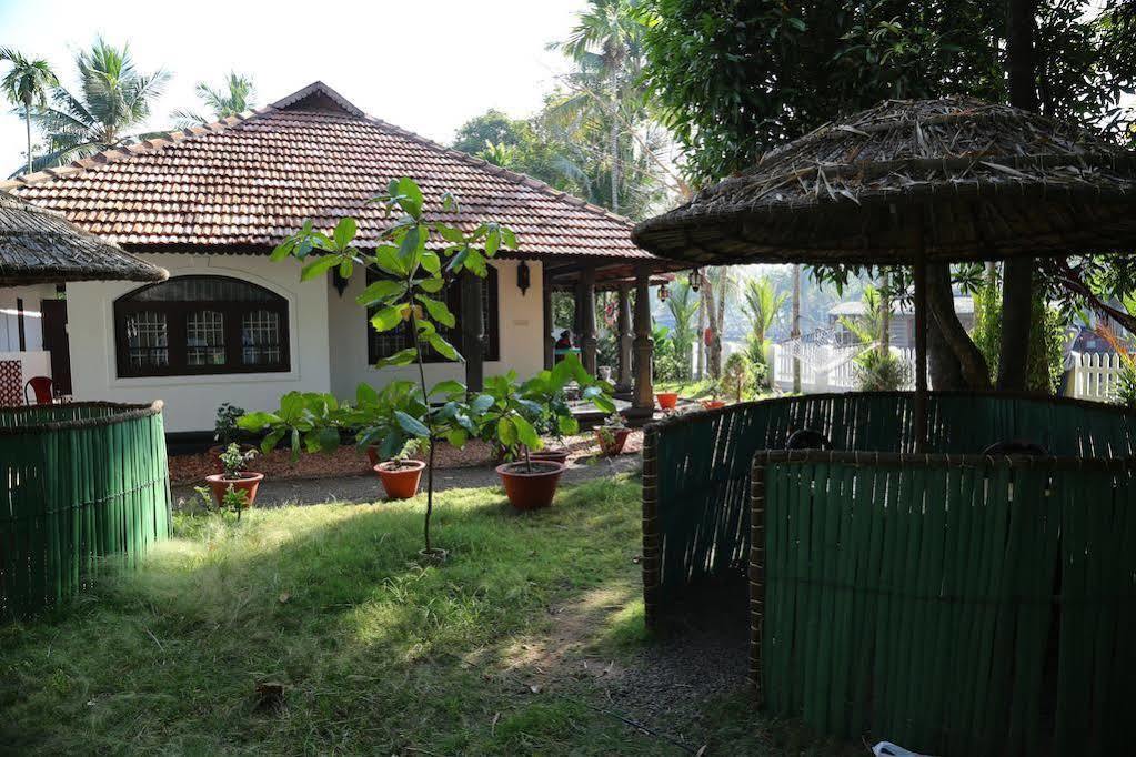 Bamboo Lagoon Backwater Front Resort Alappuzha Kültér fotó